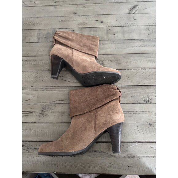 BCBGENERATION Cesina Cesinaz Brown Suede Slouchy Ankle Booties Size 9 - Picture 1 of 11